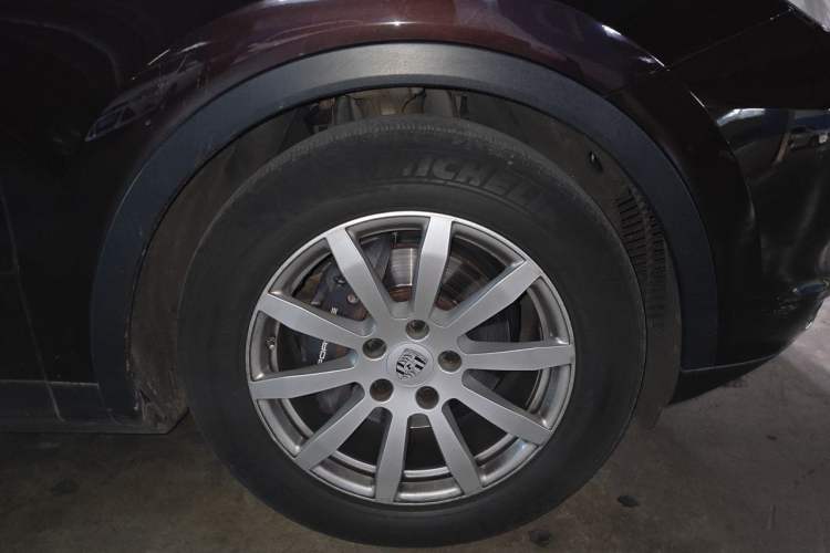Used Porsche Cayenne 2019 Cayenne 3.0T Right Front Wheel Hub
