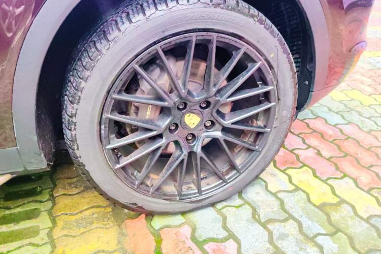 Used Porsche Cayenne 2019 Cayenne 3.0T Right Front Wheel Hub