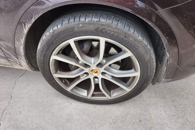 Used Porsche Cayenne 2019 Cayenne 3.0T Right Front Wheel Hub