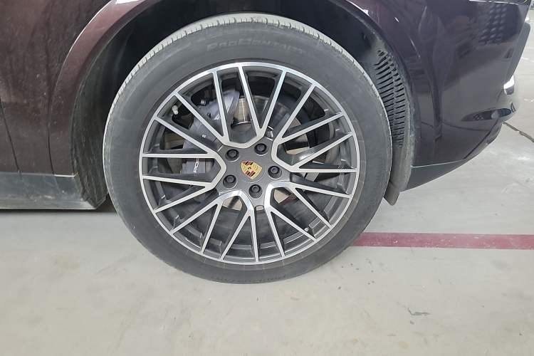 Used Porsche Cayenne 2019 Cayenne 3.0T Right Front Wheel Hub