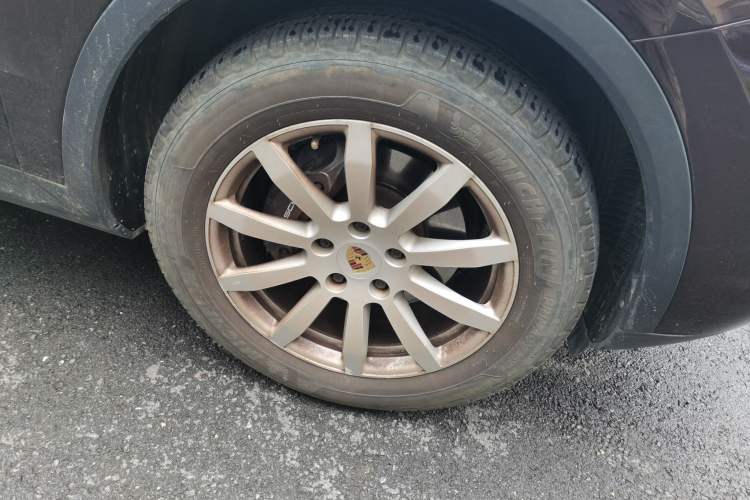 Used Porsche Cayenne 2019 Cayenne 3.0T Right Front Wheel Hub