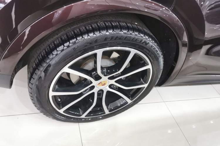 Used Porsche Cayenne 2019 Cayenne 3.0T Right Rear Wheel Hub