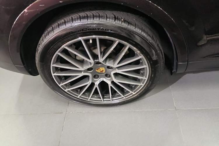 Used Porsche Cayenne 2019 Cayenne 3.0T Right Rear Wheel Hub