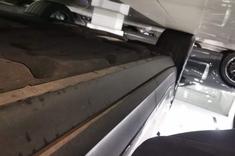 Used Porsche Cayenne 2019 Cayenne 3.0T Right Side Sill