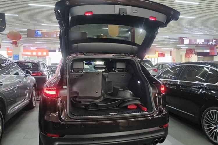 Used Porsche Cayenne 2019 Cayenne 3.0T Trunk