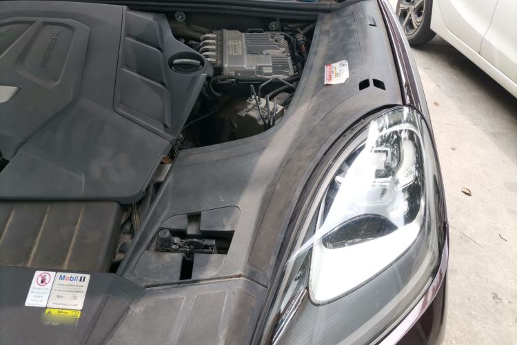 Used Porsche Cayenne 2019 Cayenne 3.0T Engine Bay Left