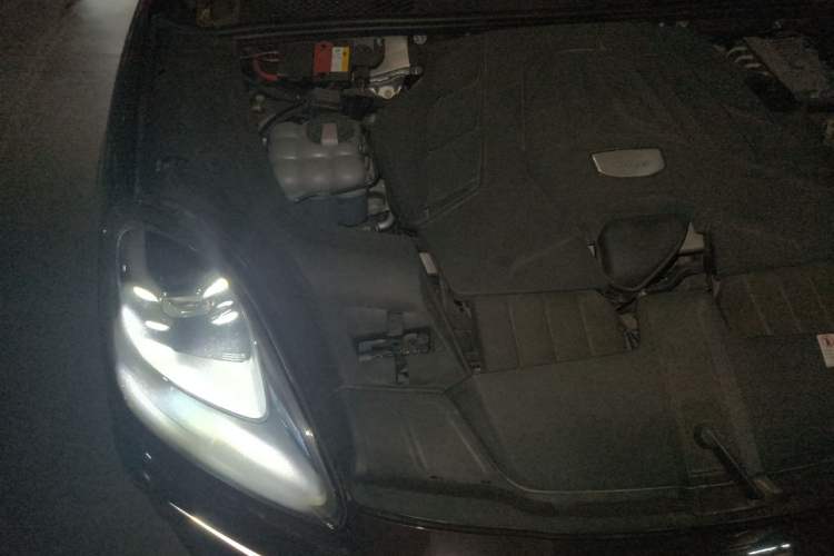 Used Porsche Cayenne 2019 Cayenne 3.0T Engine Bay Right