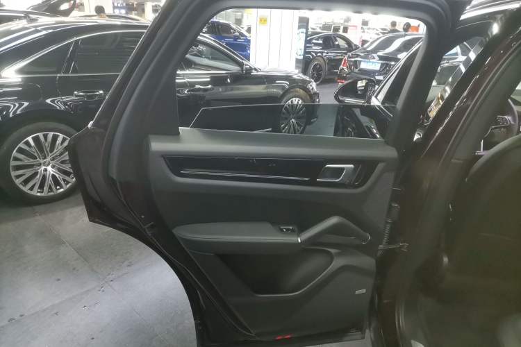 Used Porsche Cayenne 2019 Cayenne 3.0T Interior 8