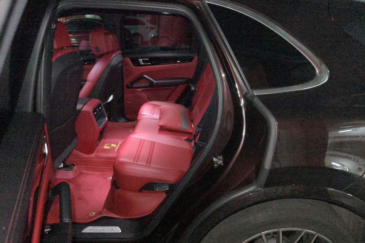 Used Porsche Cayenne 2019 Cayenne 3.0T Left Rear Seat
