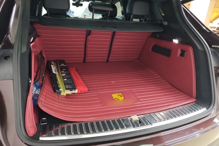 Used Porsche Cayenne 2019 Cayenne 3.0T Trunk