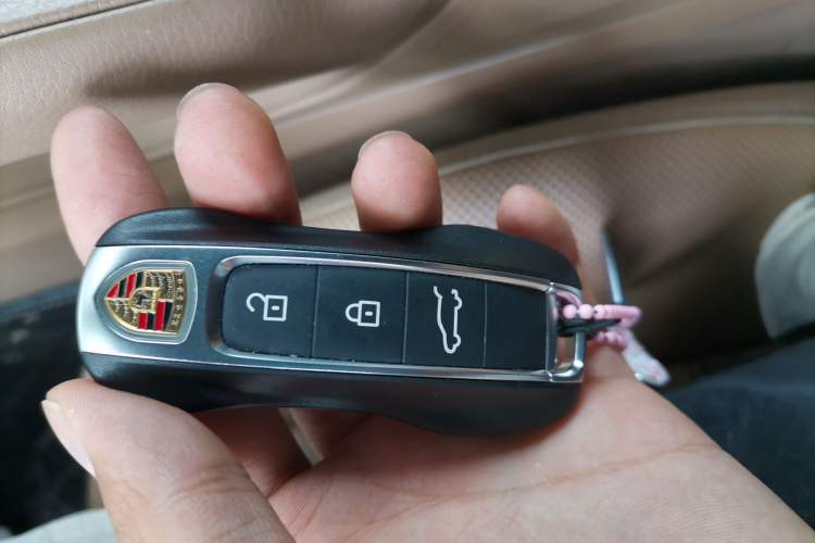 Used Porsche Cayenne 2019 Cayenne 3.0T Vehicle Key