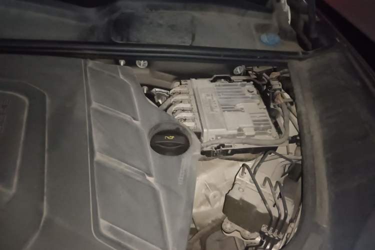 Used Porsche Cayenne 2019 Cayenne 3.0T Engine Bay Left