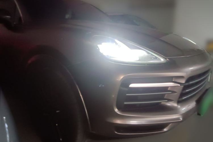 Used Porsche Cayenne 2019 Cayenne 3.0T Front Right 45 Deg