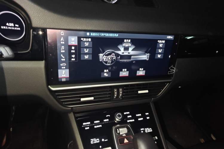 Used Porsche Cayenne 2019 Cayenne 3.0T Audio And AC Panel