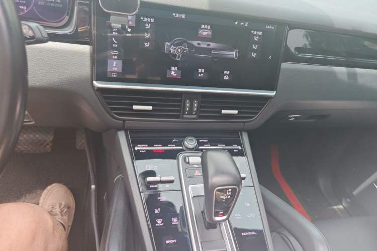 Used Porsche Cayenne 2019 Cayenne 3.0T Audio And AC Panel