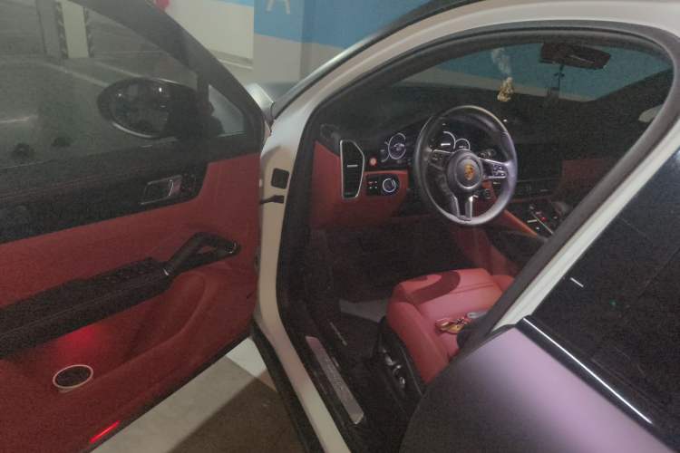 Used Porsche Cayenne 2019 Cayenne Coupé 3.0T Driver Seat