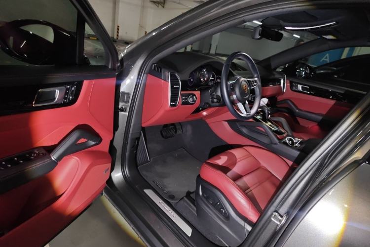 Used Porsche Cayenne 2019 Cayenne Coupé 3.0T Driver Seat