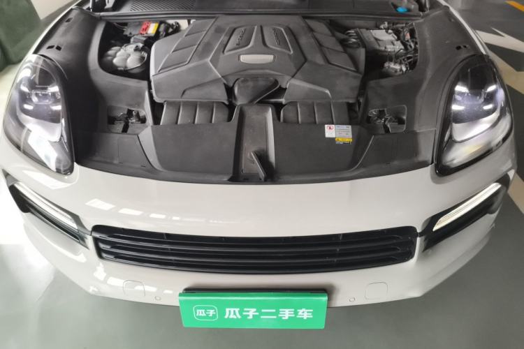 Used Porsche Cayenne 2019 Cayenne 3.0T Engine Bay