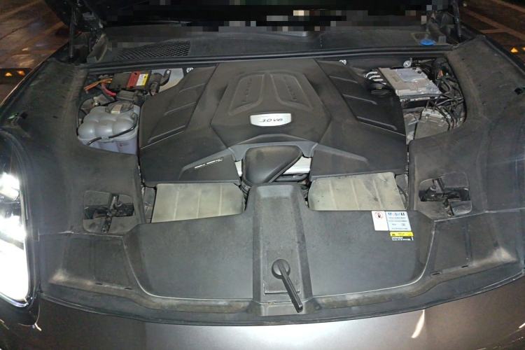 Used Porsche Cayenne 2019 Cayenne 3.0T Engine Bay
