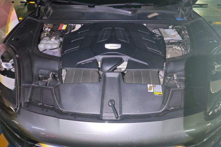 Used Porsche Cayenne 2019 Cayenne 3.0T Engine Bay