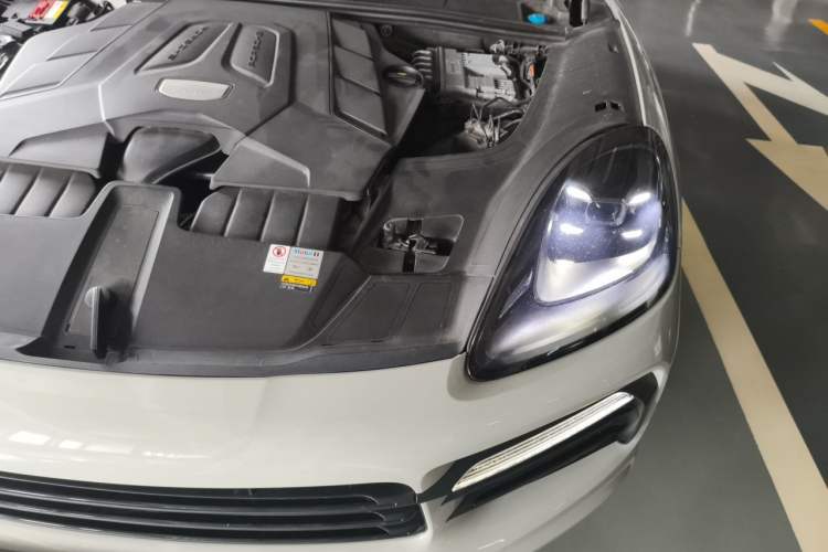 Used Porsche Cayenne 2019 Cayenne 3.0T Engine Bay Left