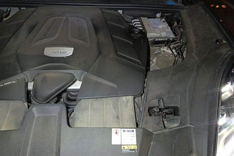 Used Porsche Cayenne 2019 Cayenne 3.0T Engine Bay Left
