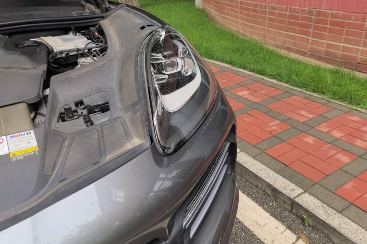 Used Porsche Cayenne 2019 Cayenne 3.0T Engine Bay Left