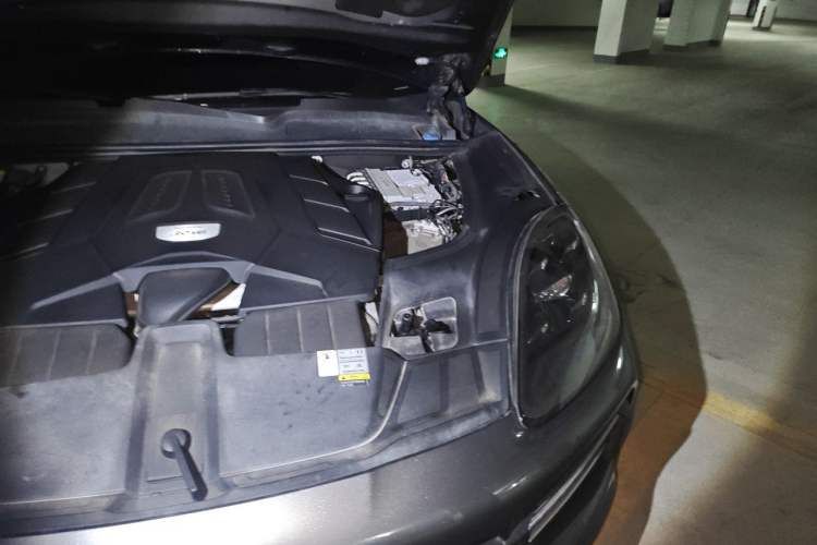 Used Porsche Cayenne 2019 Cayenne 3.0T Engine Bay Left