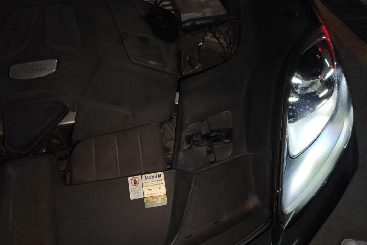 Used Porsche Cayenne 2019 Cayenne 3.0T Engine Bay Left