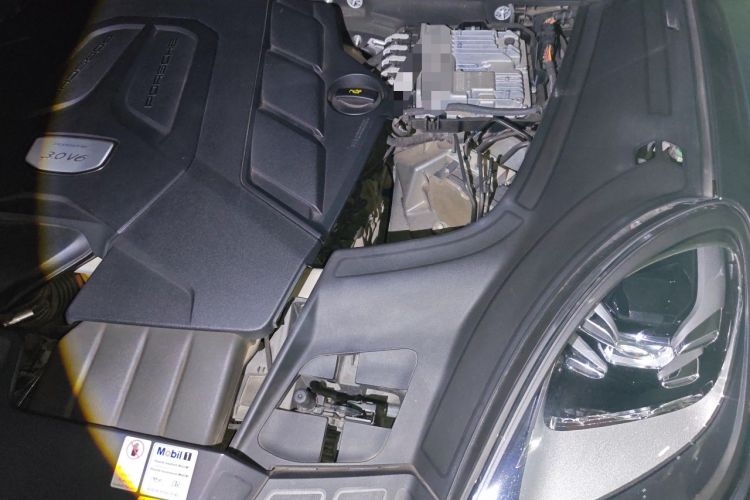 Used Porsche Cayenne 2019 Cayenne 3.0T Engine Bay Left