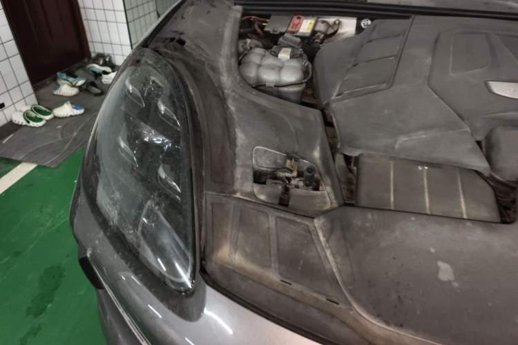Used Porsche Cayenne 2019 Cayenne Coupé 3.0T Engine Bay Right