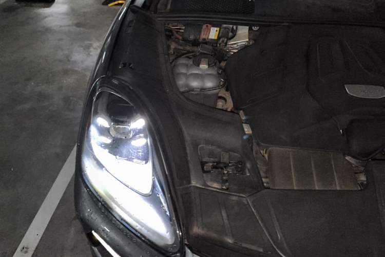 Used Porsche Cayenne 2019 Cayenne 3.0T Engine Bay Right