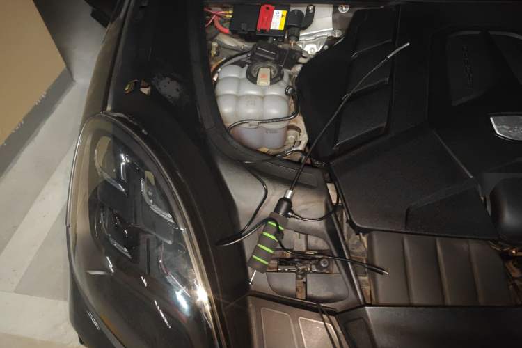 Used Porsche Cayenne 2019 Cayenne 3.0T Engine Bay Right