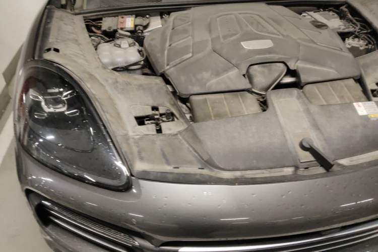 Used Porsche Cayenne  Engine Bay Right