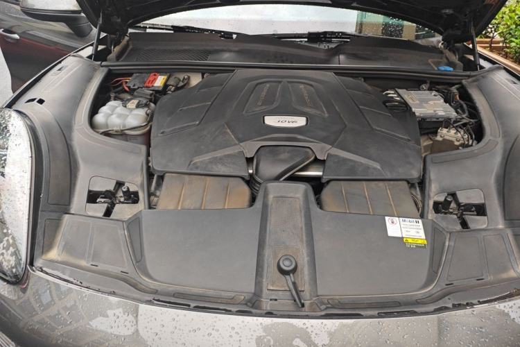 Used Porsche Cayenne 2019 Cayenne 3.0T Engine Bay