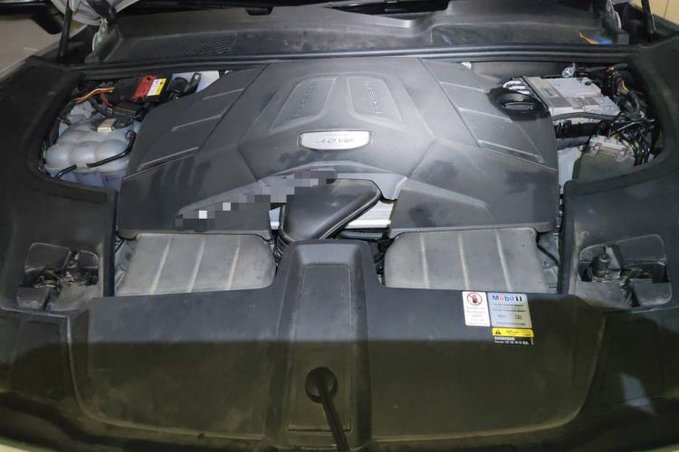 Used Porsche Cayenne 2019 Cayenne Coupé 3.0T Engine Bay