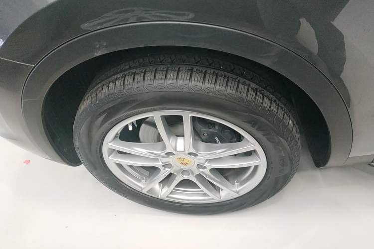 Used Porsche Cayenne 2019 Cayenne 3.0T Exterior 7
