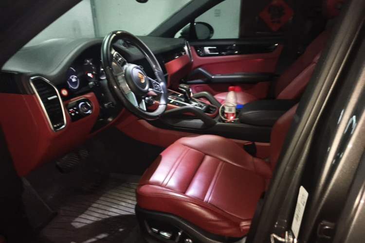 Used Porsche Cayenne 2019 Cayenne Coupé 3.0T Left Front Seat
