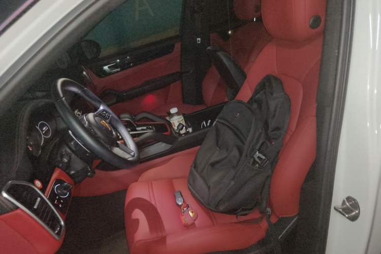 Used Porsche Cayenne 2019 Cayenne Coupé 3.0T Left Front Seat