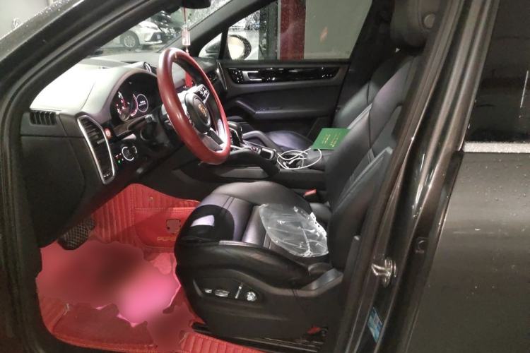 Used Porsche Cayenne  Left Front Seat