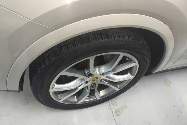 Used Porsche Cayenne 2019 Cayenne 3.0T Left Front Wheel Hub