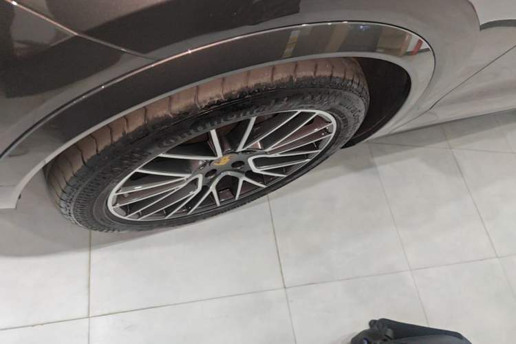 Used Porsche Cayenne 2019 Cayenne 3.0T Left Front Wheel Hub