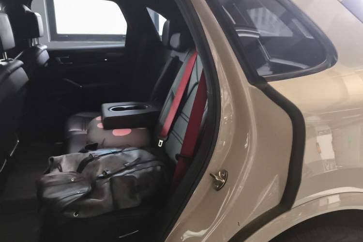 Used Porsche Cayenne 2019 Cayenne 3.0T Left Rear Seat