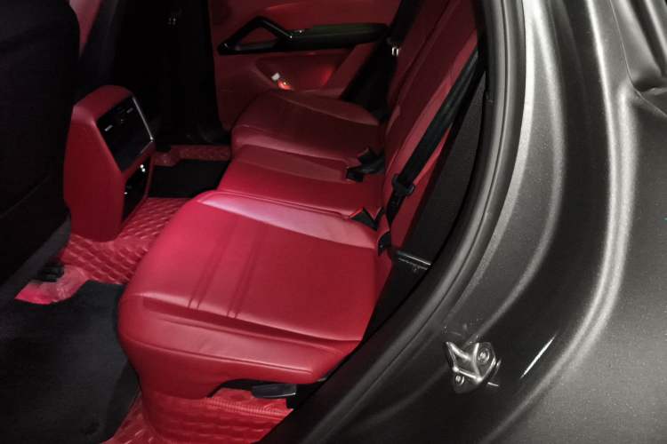 Used Porsche Cayenne 2019 Cayenne Coupé 3.0T Left Rear Seat