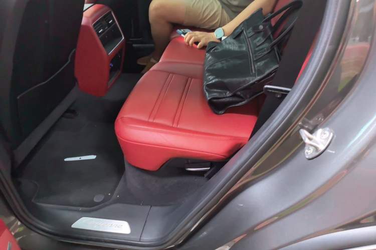 Used Porsche Cayenne 2019 Cayenne 3.0T Left Rear Seat