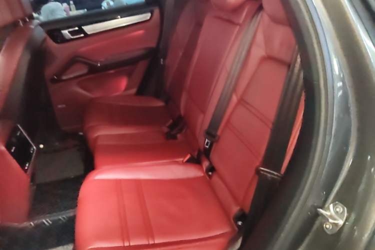 Used Porsche Cayenne 2019 Cayenne Coupé 3.0T Left Rear Seat