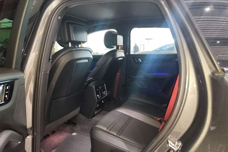 Used Porsche Cayenne 2019 Cayenne 3.0T Left Rear Seat