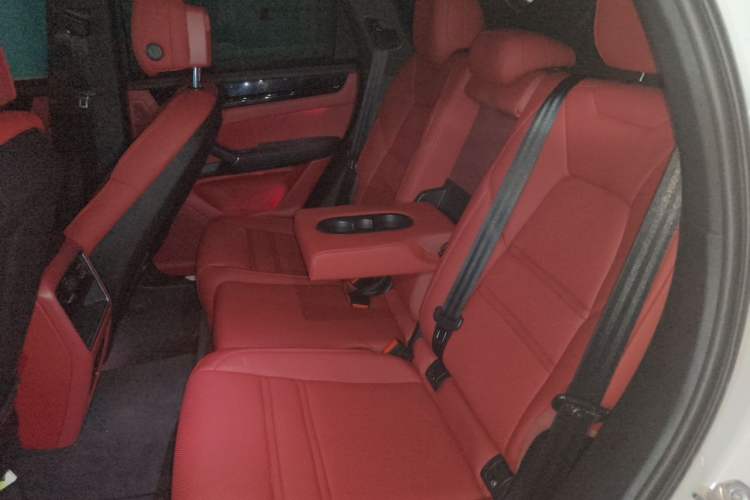 Used Porsche Cayenne 2019 Cayenne Coupé 3.0T Left Rear Seat