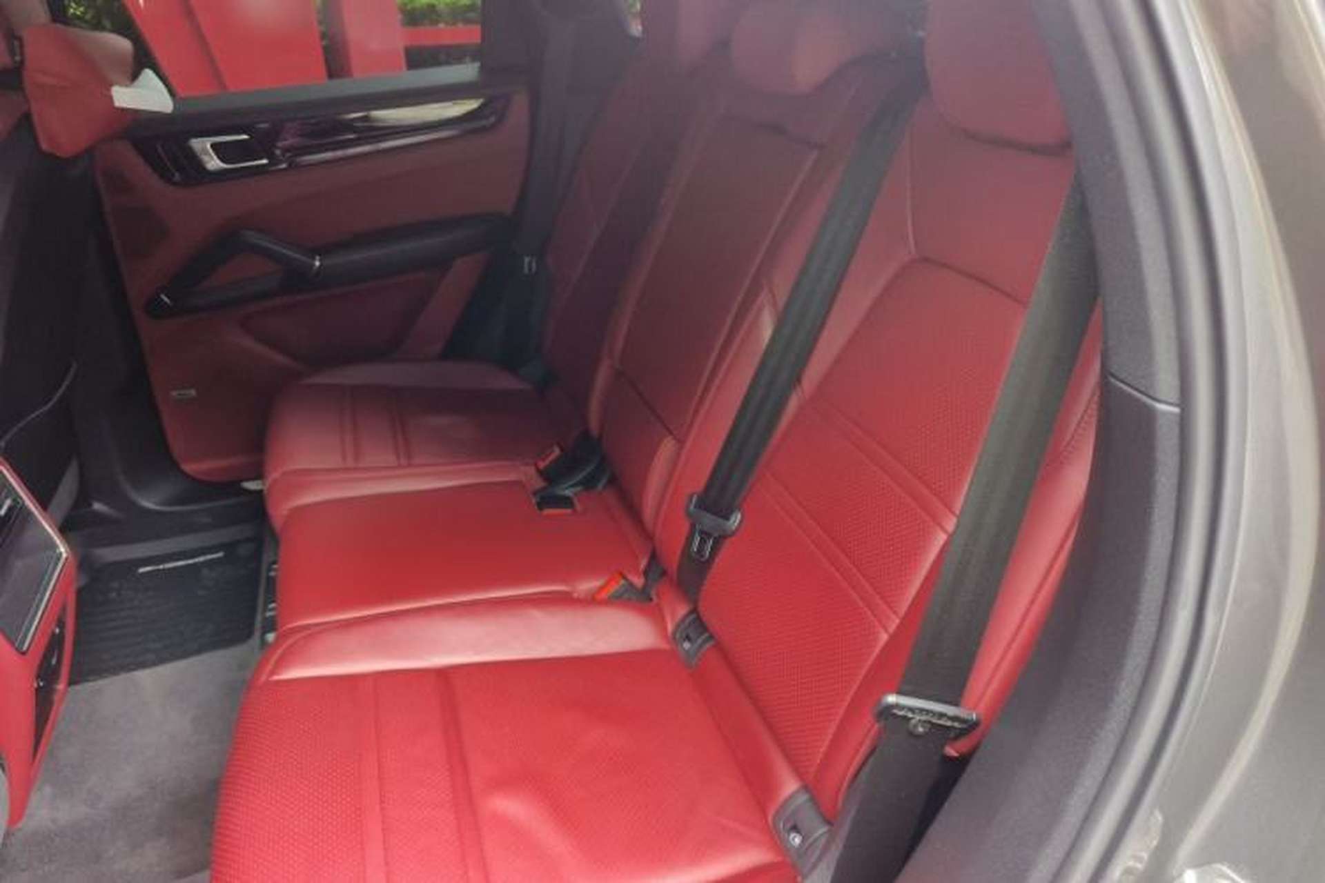 Used Porsche Cayenne 2019 Cayenne 3.0T Left Rear Seat