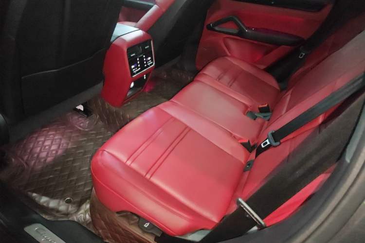 Used Porsche Cayenne 2019 Cayenne 3.0T Left Rear Seat